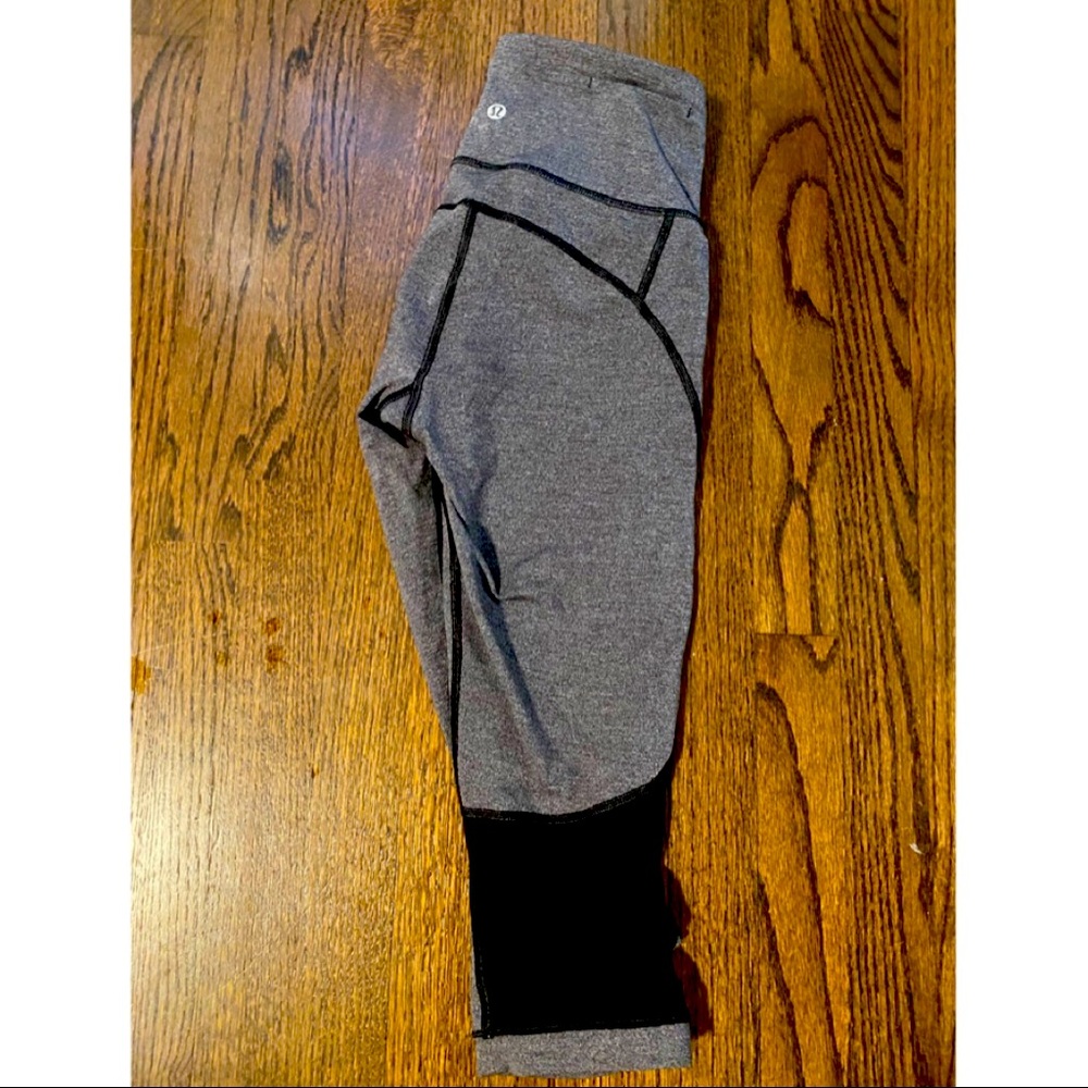 Size 6 Lululemon Black and Grey Capri leggings